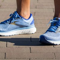 Top10 Best Shoes For Degenerative Disc Disease – Complete Guide